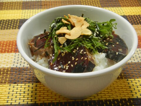 カツオのたたきで中華風漬け丼